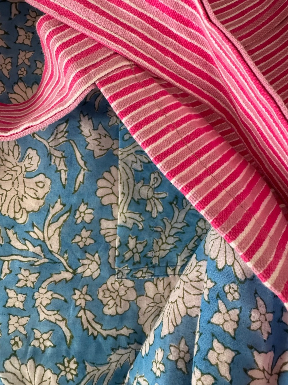 NWT SZ BLOCKPRINTS OVERSIZED COTTON CANVAS TOTE PINK/BLUE - Picture 11 of 13